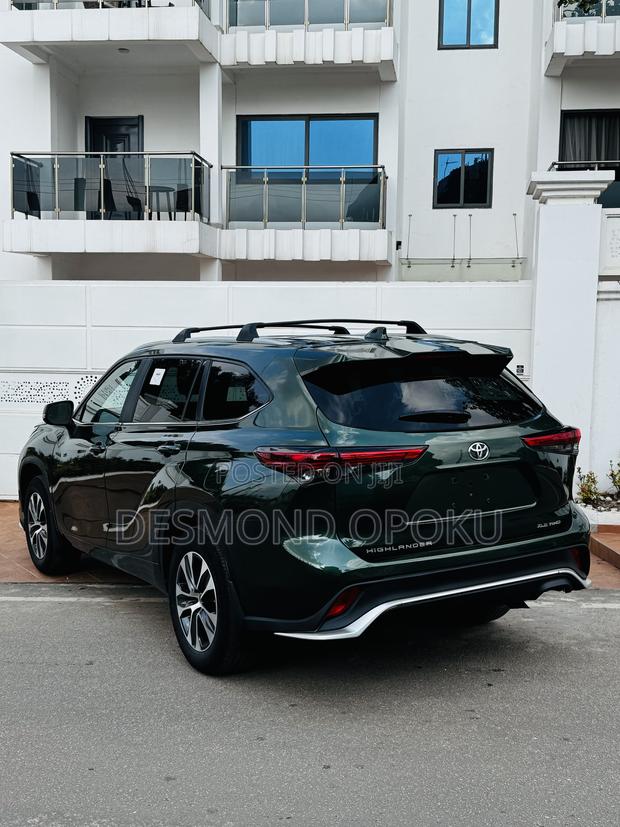 Toyota Highlander XLE AWD 2023 Green