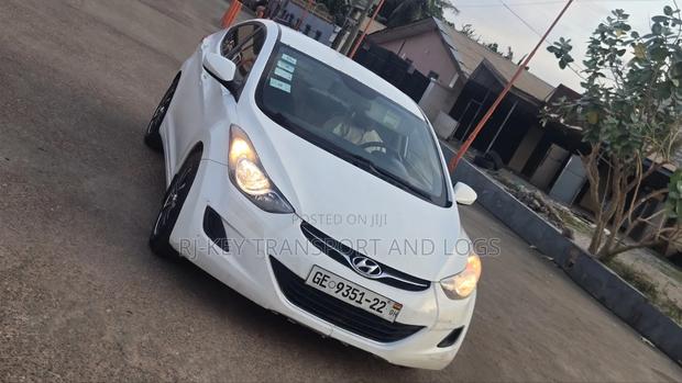 Hyundai Elantra GLS Sedan FWD (1.8L 4cyl 6A) 2013 White