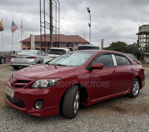 Toyota Corolla S 4dr Sedan (1.8L 4cyl 4A) 2013 Red