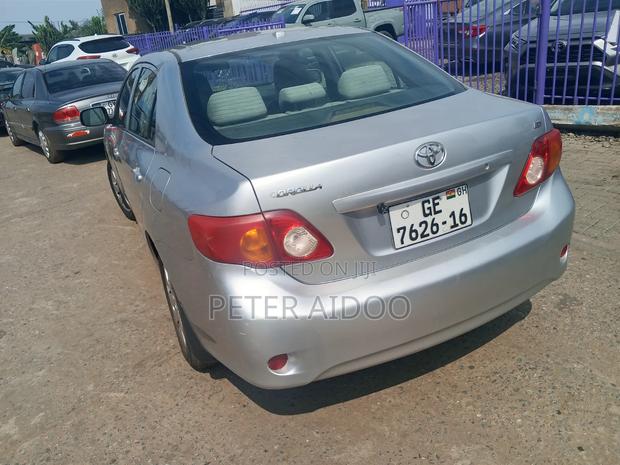 Toyota Corolla 2010 Silver