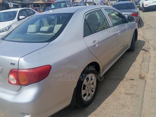 Toyota Corolla 2010 Silver