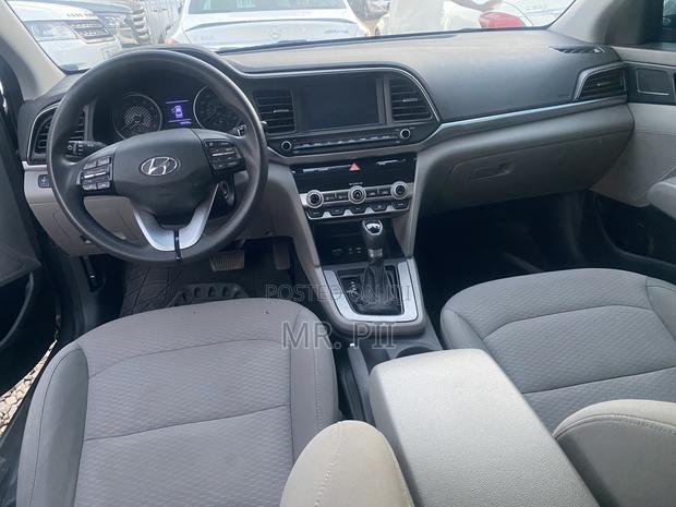 Hyundai Elantra 2020 Silver