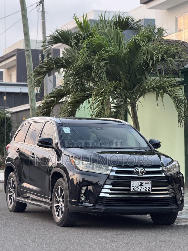Toyota Highlander XLE 4x4 V6 (3.5L 6cyl 8A) 2018 Black