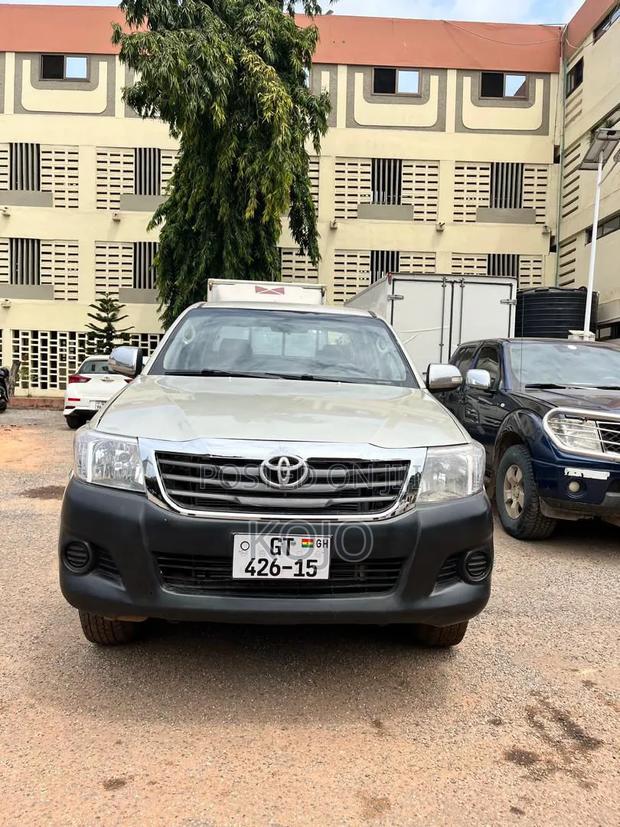 Toyota Hilux 2014 Off white