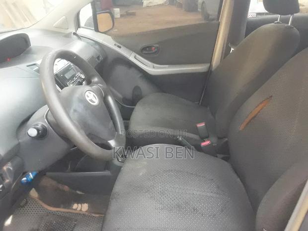 Toyota Vitz 2010 Gray