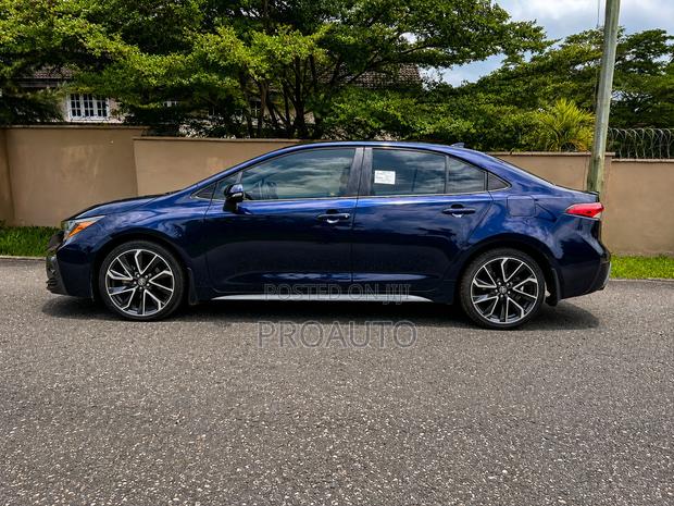 Toyota Corolla SE 2020 Blue
