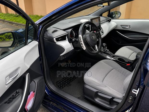 Toyota Corolla SE 2020 Blue