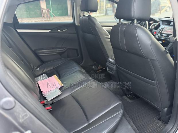 Honda Civic 2018 Gray