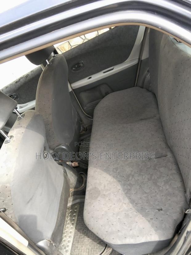 Toyota Vitz 1.0 FWD 5dr 2010 Black