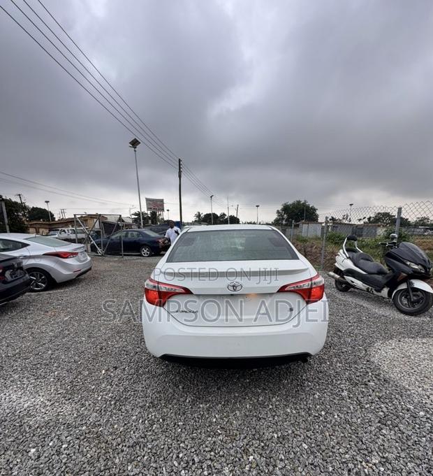 Toyota Corolla 2016 White