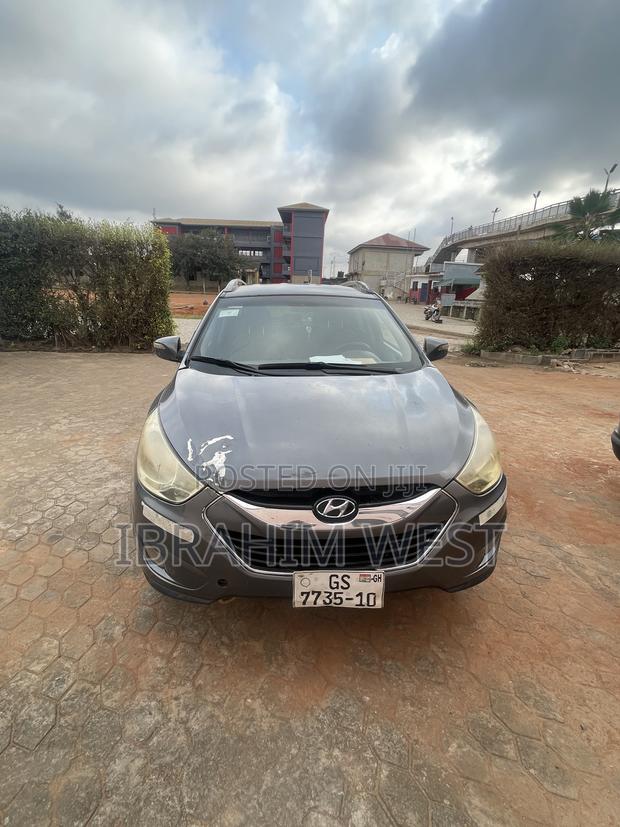Hyundai Tucson Limited AWD 2010 Gray
