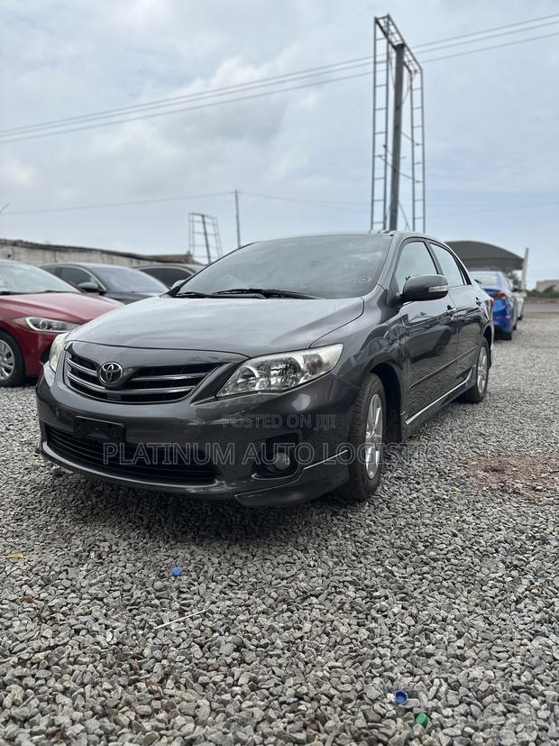 Toyota Corolla Altis 2012 Gray