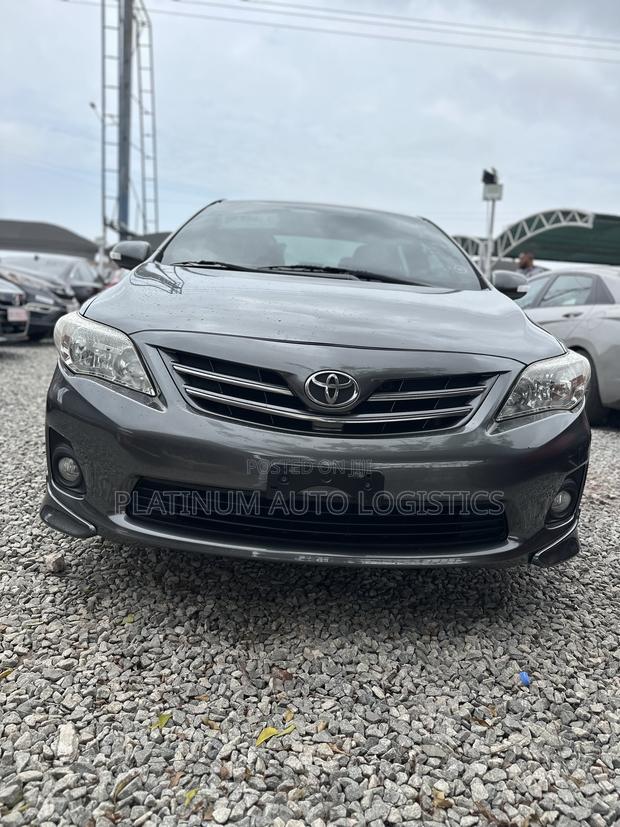 Toyota Corolla Altis 2012 Gray