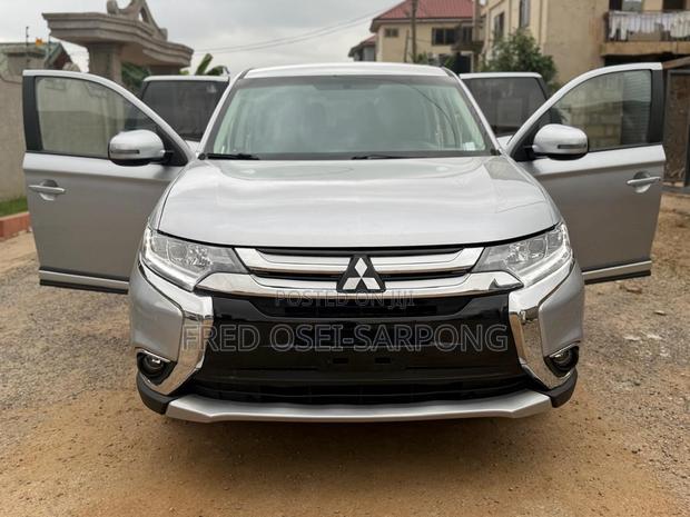 Mitsubishi Outlander SE FWD 2017 Silver