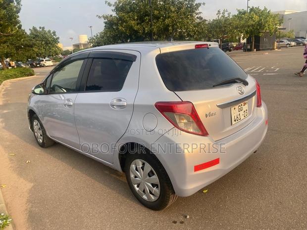 Toyota Vitz 1.3 AWD 5dr 2013 Blue