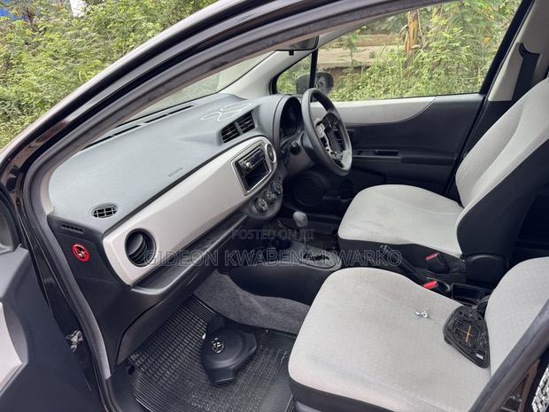 Toyota Vitz 1.3 AWD 5dr 2013 Black