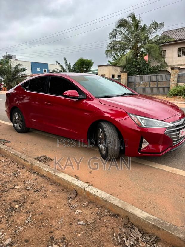 Hyundai Elantra 2020 Red