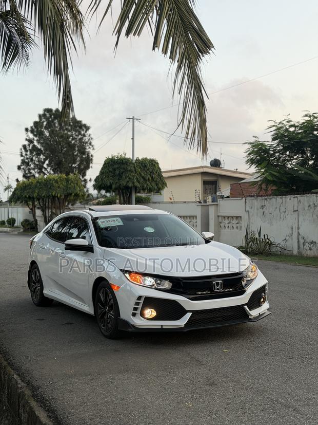 Honda Civic EX Hatchback 2019 White
