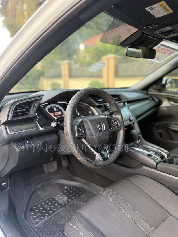 Honda Civic EX Hatchback 2019 White