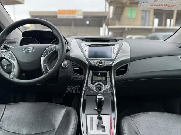 Hyundai Elantra Limited Sedan FWD (1.8L 4cyl 6A) 2013 Blue