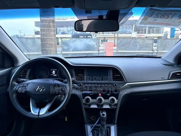 Hyundai Elantra SE 2019 Silver
