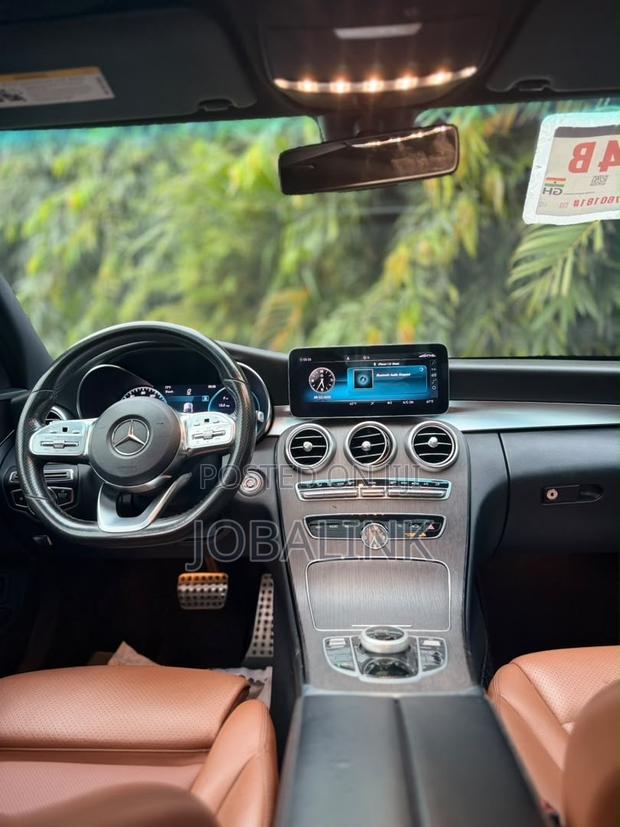 Mercedes-Benz C300 2019 Beige