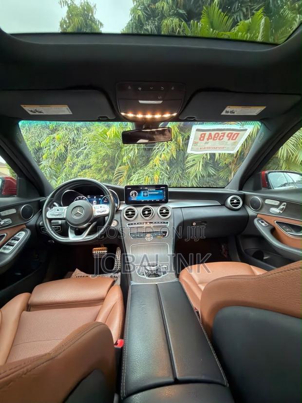 Mercedes-Benz C300 2019 Beige