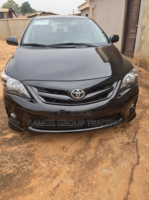 Toyota Corolla 2013 Black