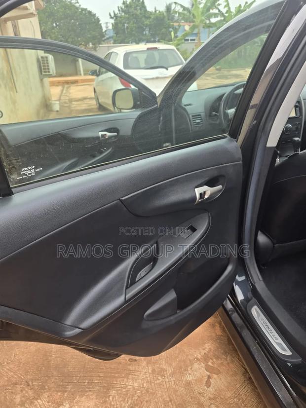 Toyota Corolla 2013 Black