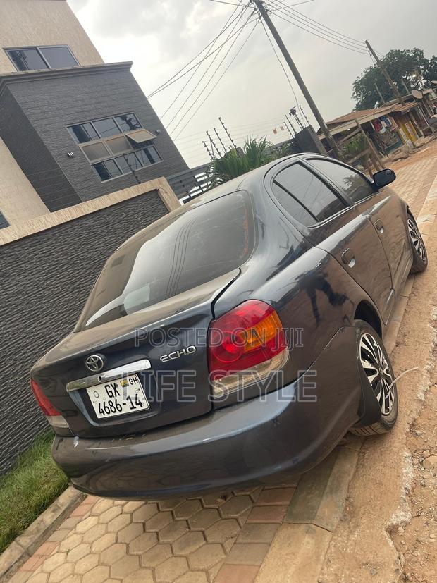 Toyota Echo Sedan 2005 Gray