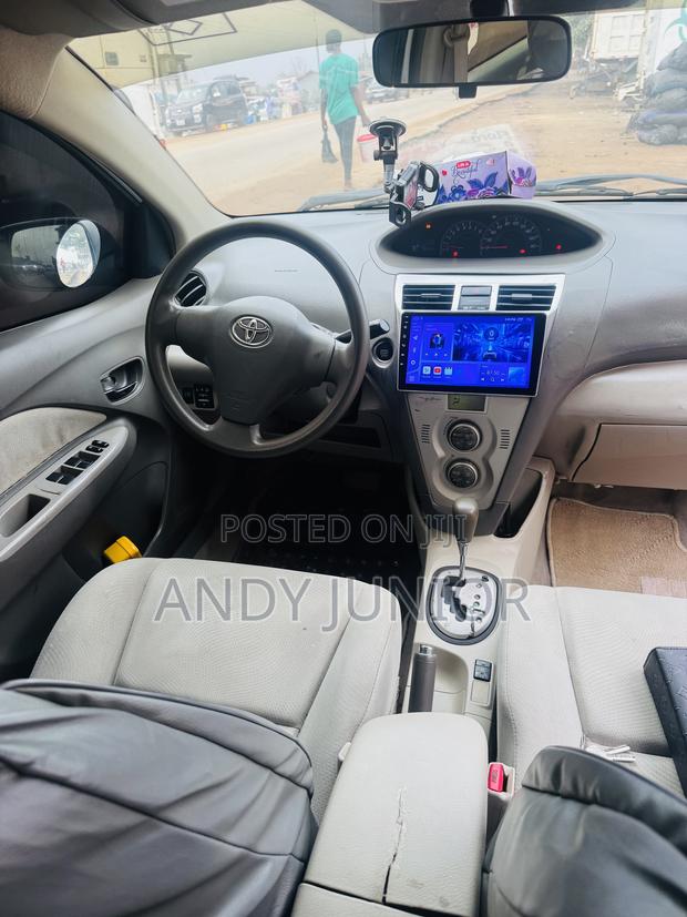 Toyota Belta 2009 Silver