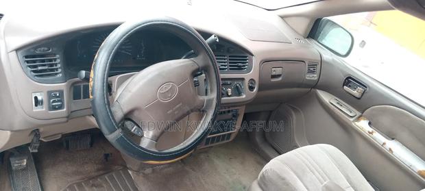 Toyota Sienna 1999 Brown