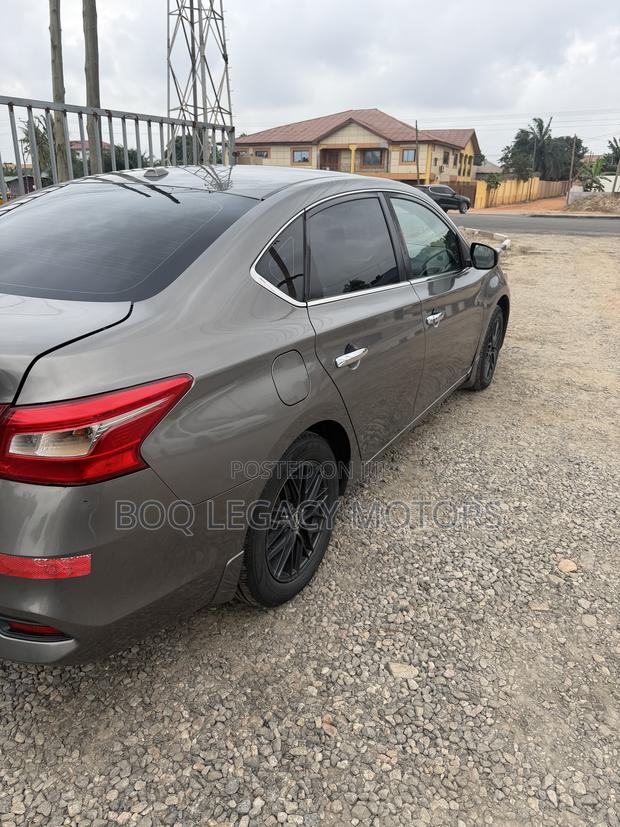 Nissan Sentra 2017 Gray