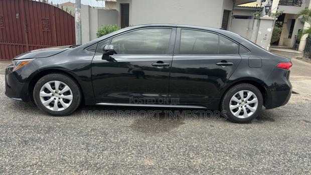 Toyota Corolla LE 2021 Black