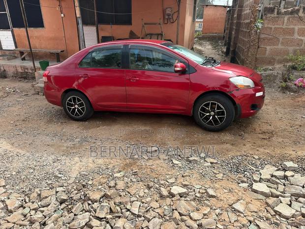 Toyota Belta 2010 Silver