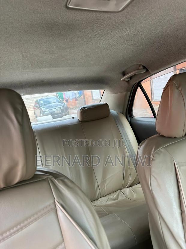 Toyota Belta 2010 Silver