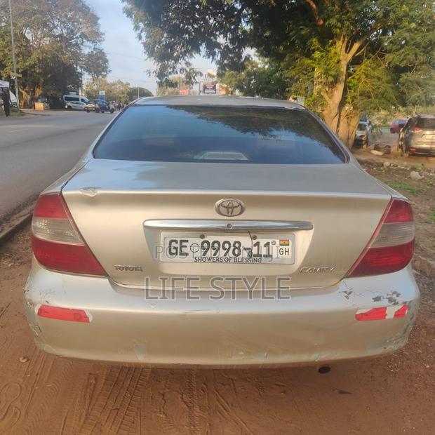 Toyota Camry 2005 Gold