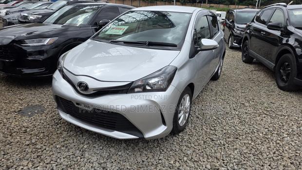 Toyota Vitz 2014 Silver