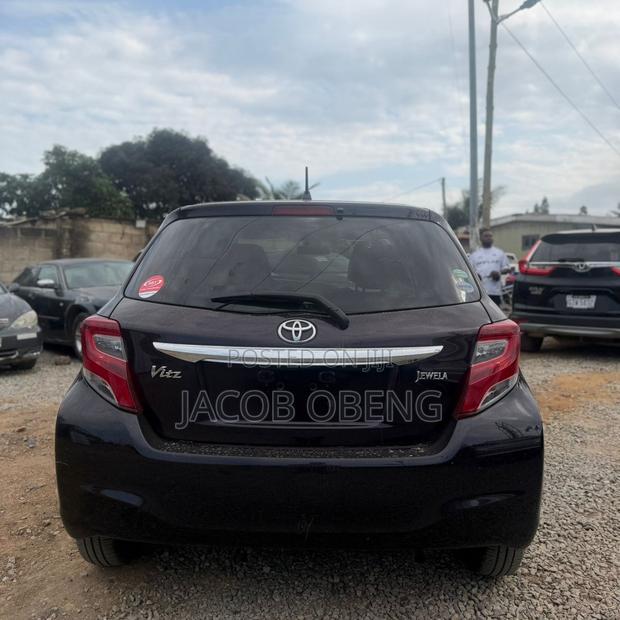 Toyota Vitz 2015 Black