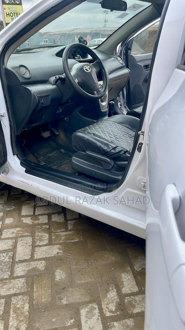 Toyota Yaris 2012 White