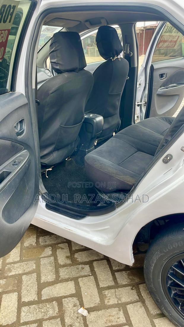 Toyota Yaris 2012 White