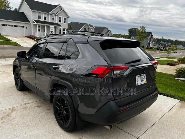 Toyota RAV4 LE 2022 Gray