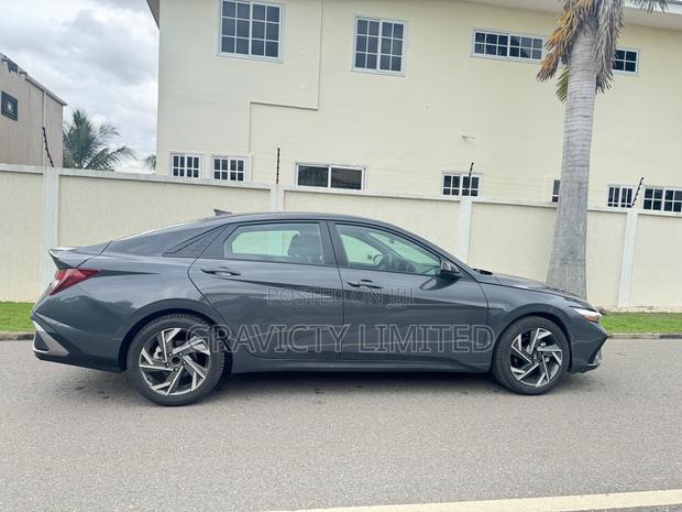 Hyundai Elantra SEL Sport IVT 2025 Gray