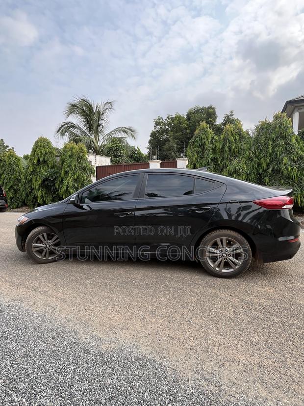 Hyundai Elantra 2018 Black