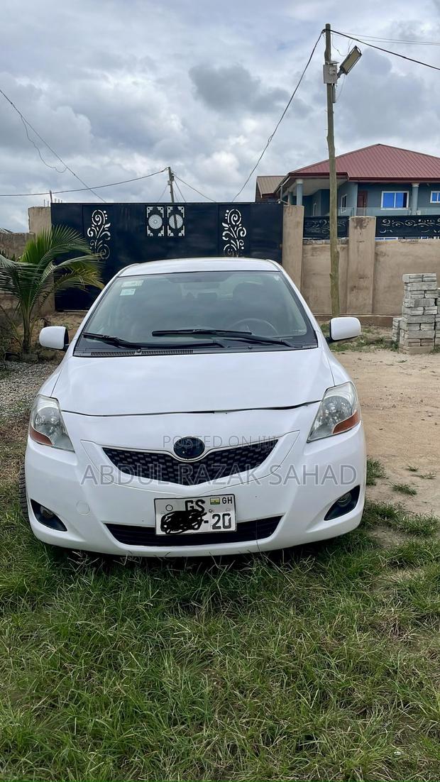 Toyota Yaris 2012 White