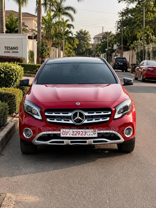 Mercedes-Benz GLA 250 2019 Red