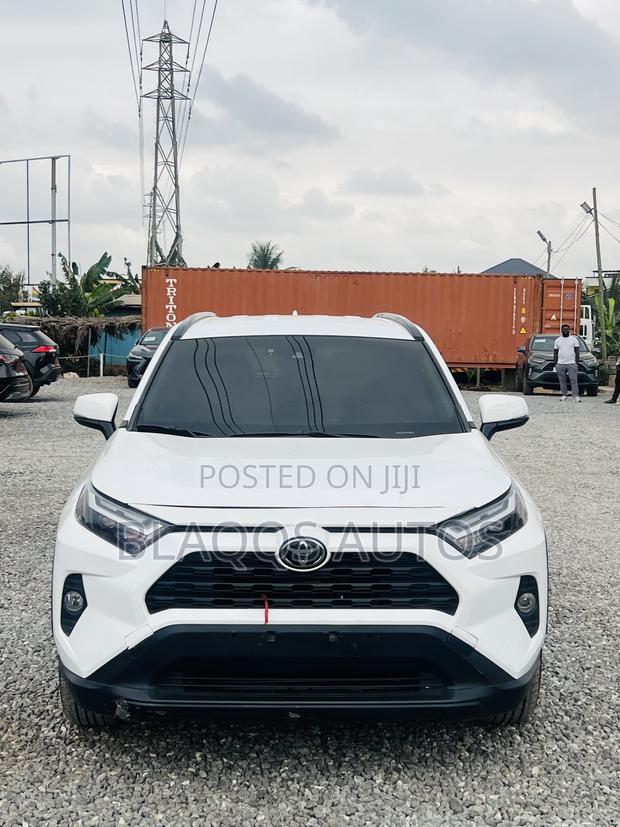 Toyota RAV4 2023 White