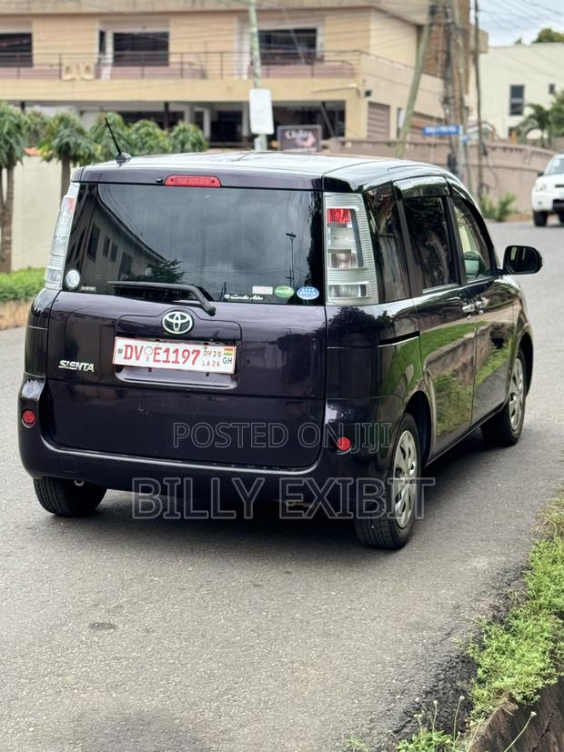Toyota Sienta 1.5 AWD 2015