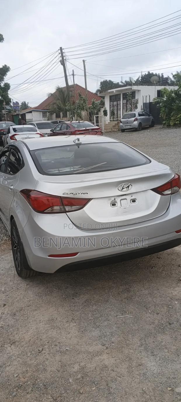 Hyundai Elantra 2015 Silver