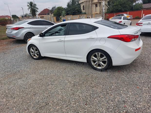 Hyundai Elantra 2012 White